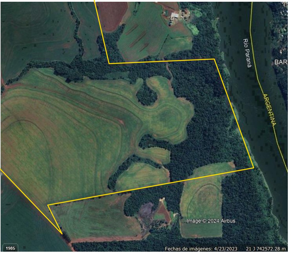 Área junto ao Rio Paraná com perímetro destacado em amarelo